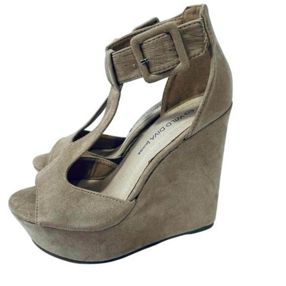 Wild Diva Lounge‎ Women's Nude Suede Wedge Sandals with Ankle Strap Size 6